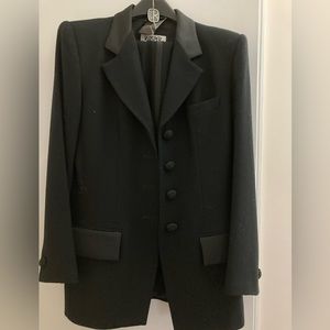 Women’s tux